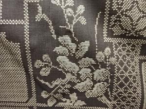 アンティーク　色紙に枝花模様織り出し本場泥大島紬着物(5マルキ)